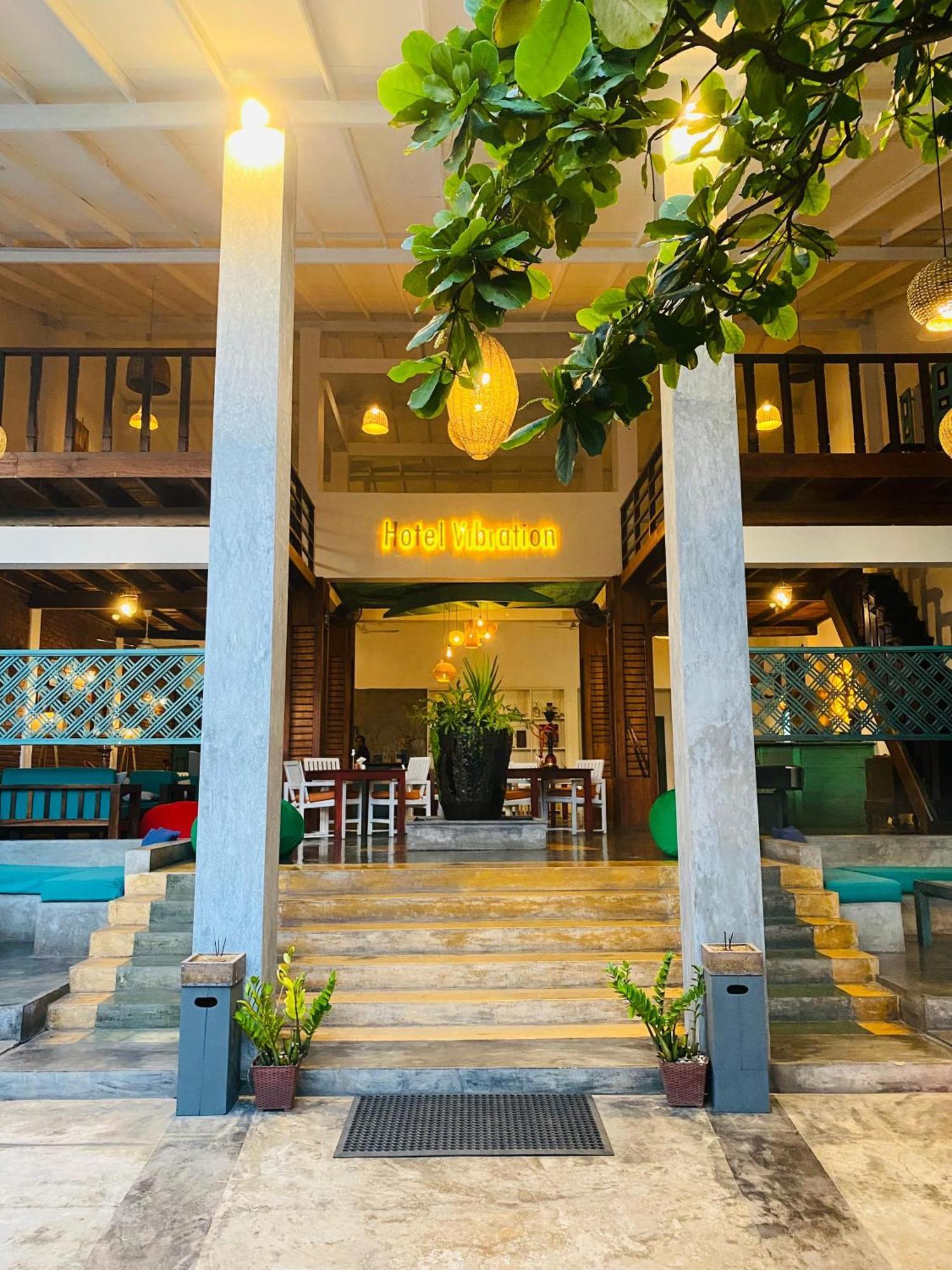 Hotel Vibration Hikkaduwa Eksteriør bilde